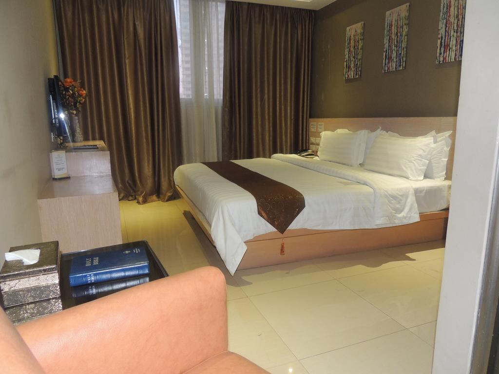 Dela Chambre Hotel Маніла Екстер'єр фото